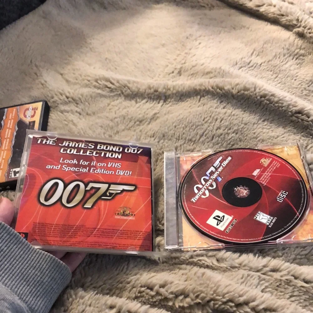 🔹4 for $30 PlayStation 007 Tomorrow Never Dies